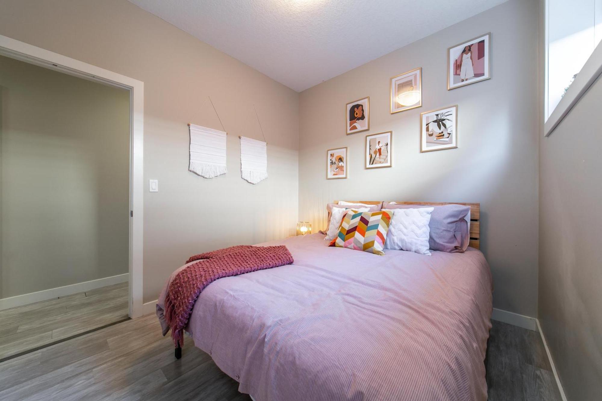 Executive Home - Long Stays Welcome - Garage Parking - Free Wifi & Netflix Edmonton Zimmer foto